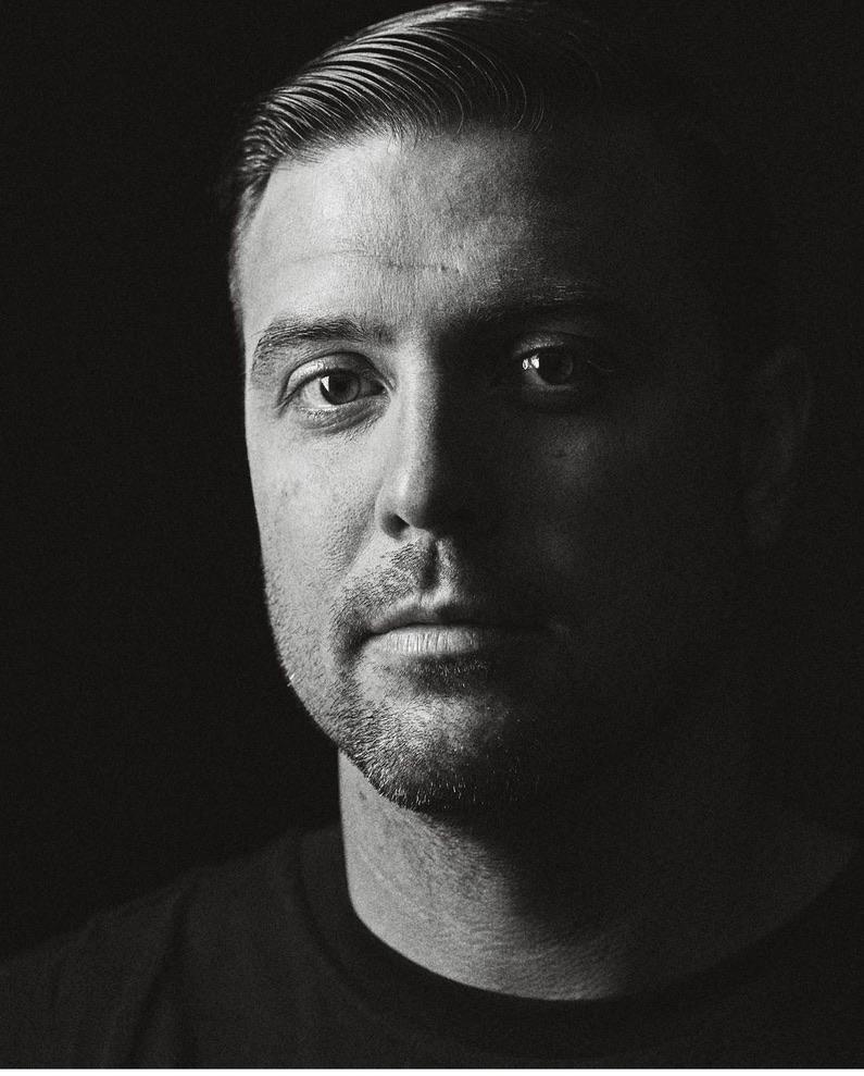 Derek Anderson — dramatic black and white portrait